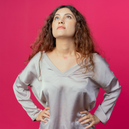 10 ways to look slimmer #lookslimmer #dresstolookslim https://www.style-yourself-confident.com/10-ways-to-look-slimmer.html