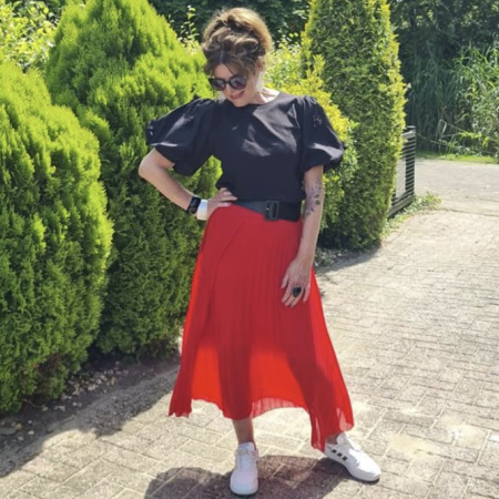 Your Style 197 31.5.25 #coloranalysis #colorandstyle #meltproofmakeup https://www.style-yourself-confident.com/your-style-197.html