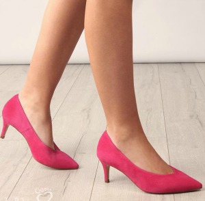 Mother of the Bride Las Vegas #motherofthebride #lasvegasweddings #soleblidd #coloranalysis https://www.style-yourself-confident.com/mother-of-the-bride-las-vegas.html