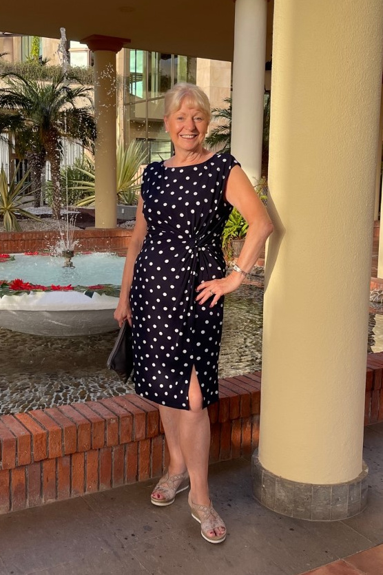 This Roman spot dress is pure Classic! #romanspotdress #classicspotdress #romandresses https://www.style-yourself-confident.com/roman-spot-dress-is-a-classic.html