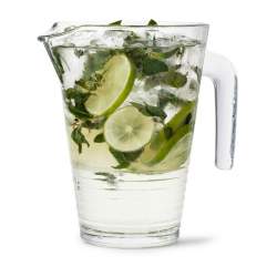 How to look 10 years younger - 5 darn good reasons to drink more water #drink more water  https://www.style-yourself-confident.com/reasons-to-drink-more-water.html