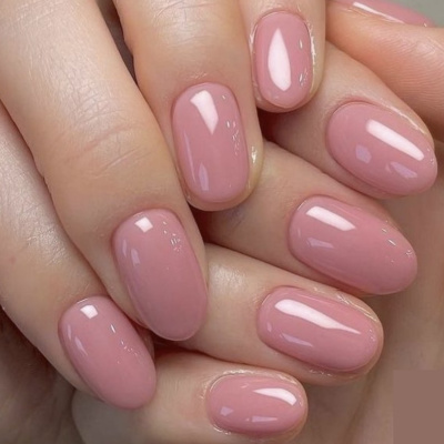 Elegant spring nails rose nude