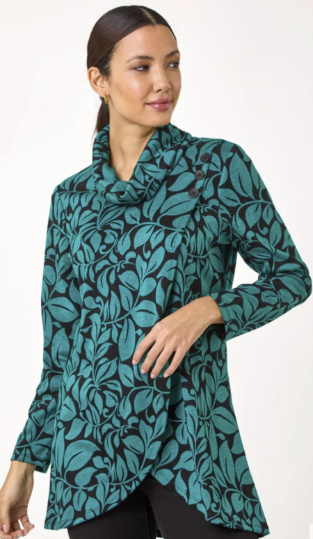 How to wear black with Warm coloring #wearblackwithwarmcoloring https://www.style-yourself-confident.com/wear-black-with-warm-coloring.html