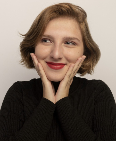 Winter Color Wake Up #wintercolorwakeup #winterneutralswakeup #brightenupwinter #wakeupwinter https://www.style-yourself-confident.com/winter-color-wake-up.html