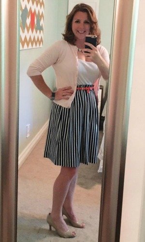 office wear for hourglass figure