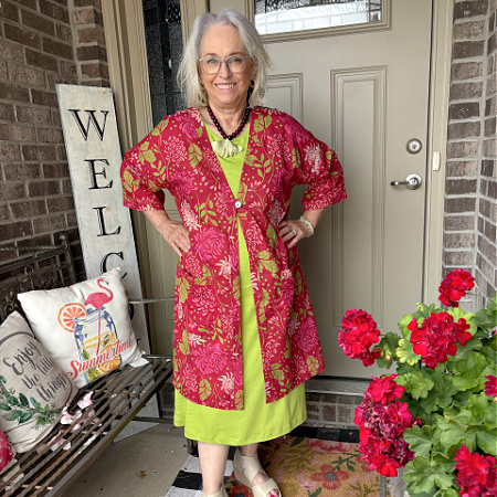 The Spotlight Team - your style 211 #25waystosavetimeinmorning #cosmeticbox #brownandblack #pathoflife https://www.style-yourself-confident.com/your-style-211.html