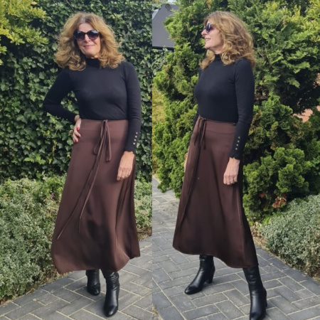 The Spotlight Team - your style 211 #25waystosavetimeinmorning #cosmeticbox #brownandblack #pathoflife https://www.style-yourself-confident.com/your-style-211.html